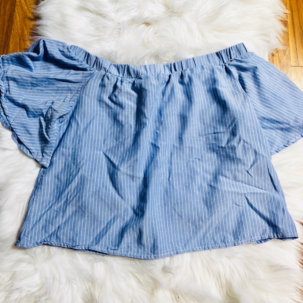 Super Cute Off The Shoulder Top - Picture 2 of 6